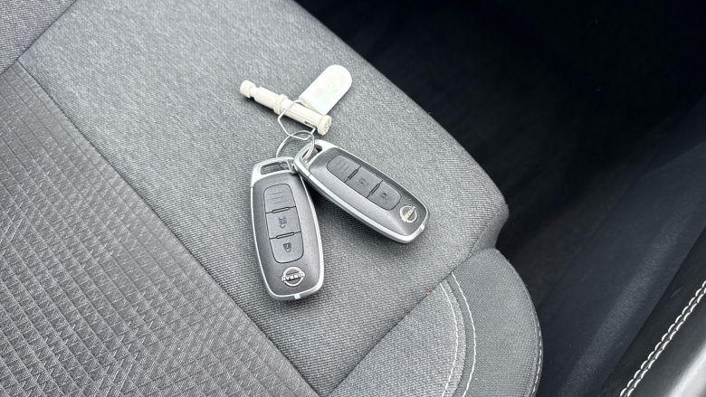 Nissan Qashqai 1.3 DiG-T MH 158 N-Connecta 5dr Xtronic Petrol Hatchback